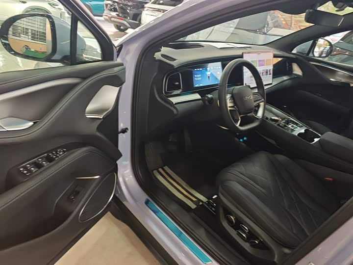 Фото 16 - BYD Sea Lion 07 EV