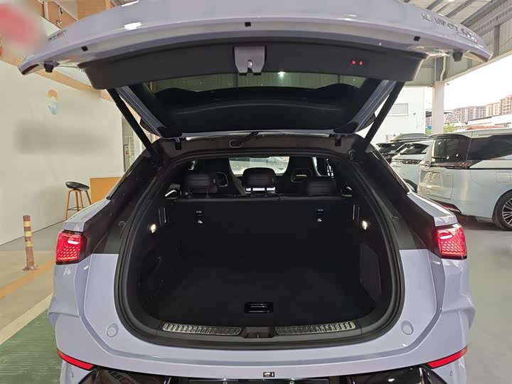 Фото 19 - BYD Sea Lion 07 EV