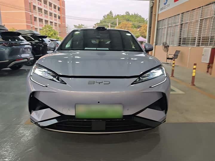 Фото 3 - BYD Sea Lion 07 EV