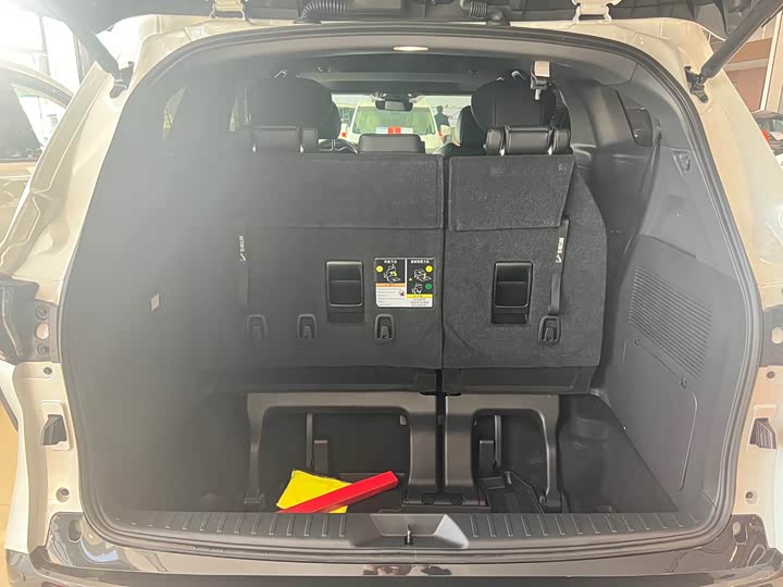 Фото 15 - Toyota Sienna