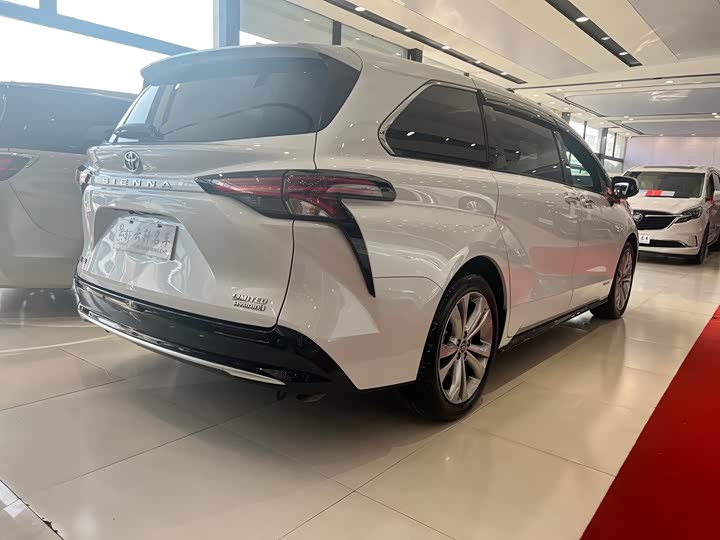 Фото 20 - Toyota Sienna