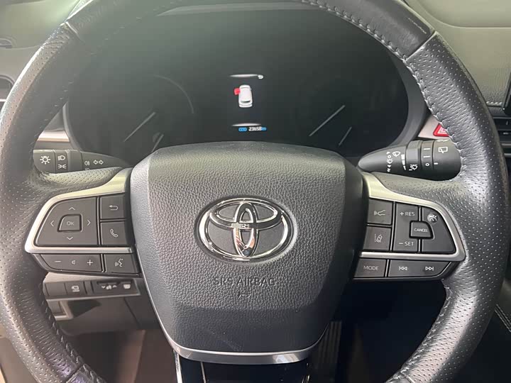 Фото 7 - Toyota Sienna