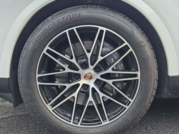 Фото 23 - Porsche Cayenne