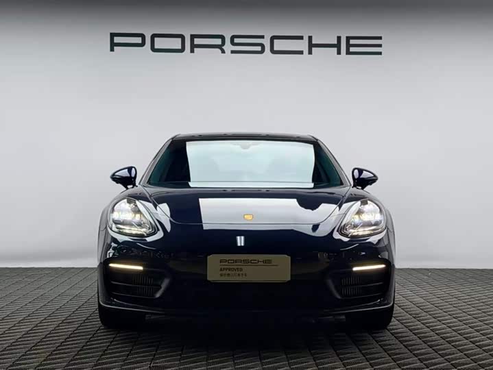 Фото 2 - Porsche Panamera