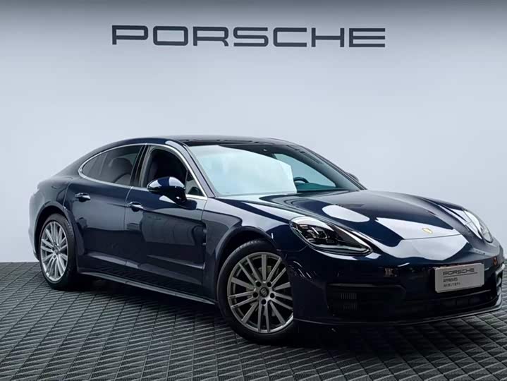 Фото 3 - Porsche Panamera