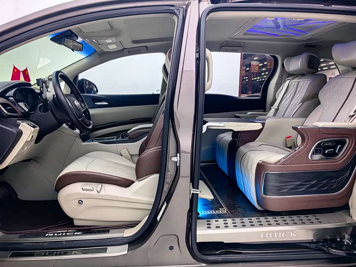 Фото 9 - Buick GL8 ES