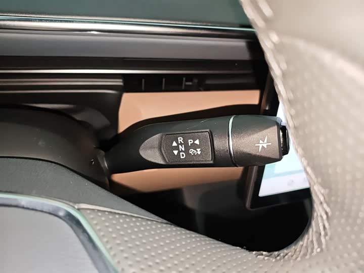 Фото 14 - BAIC Arcfox Alpha T5