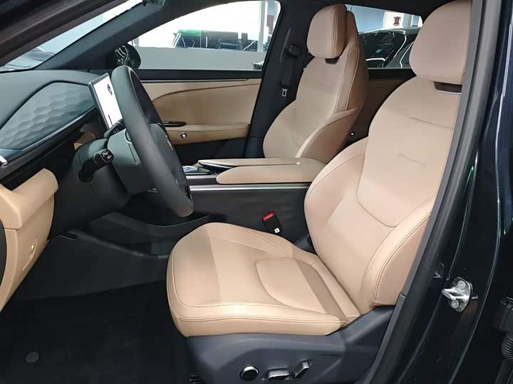 Фото 15 - BAIC Arcfox Alpha T5