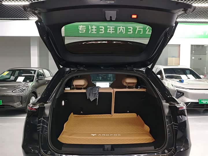 Фото 19 - BAIC Arcfox Alpha T5