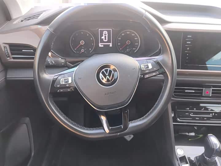 Фото 3 - Volkswagen Tharu