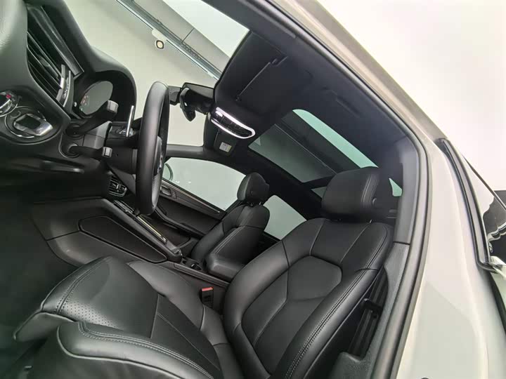 Фото 24 - Porsche Macan