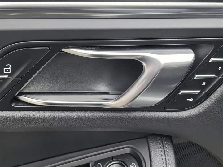 Фото 27 - Porsche Macan