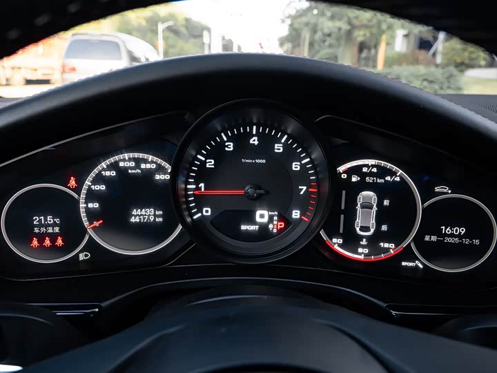 Фото 12 - Porsche Panamera