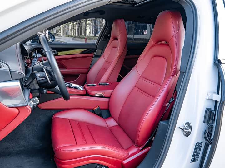 Фото 2 - Porsche Panamera