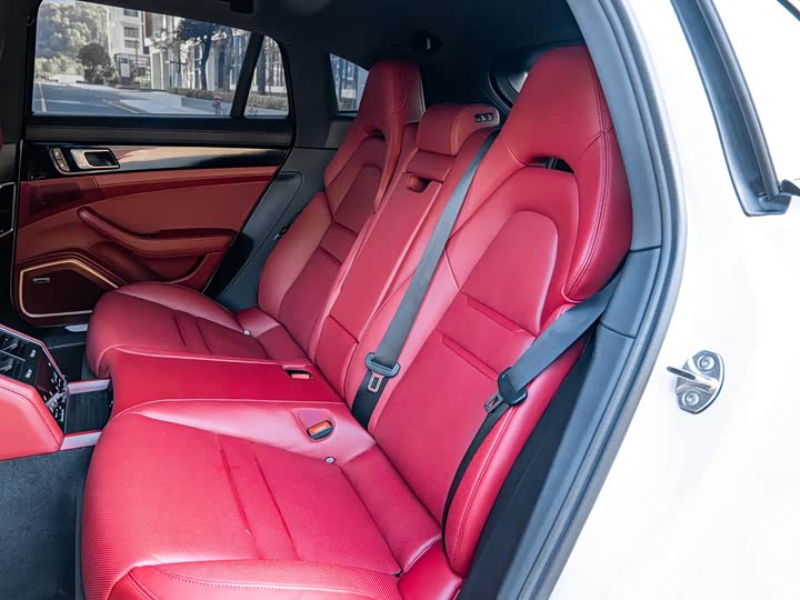 Фото 3 - Porsche Panamera