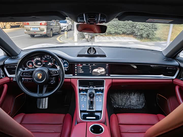 Фото 8 - Porsche Panamera