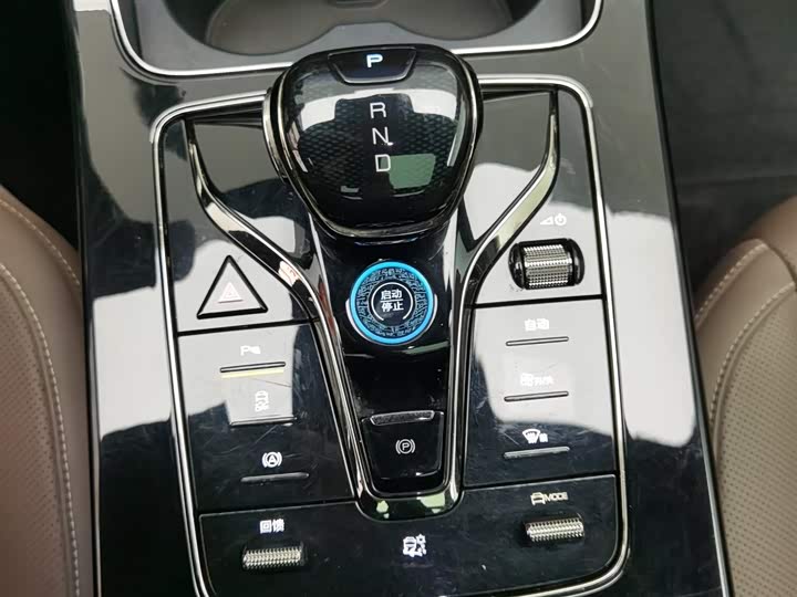 Фото 13 - BYD Han