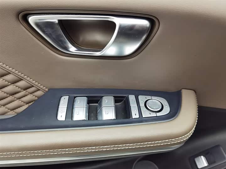 Фото 9 - BYD Han