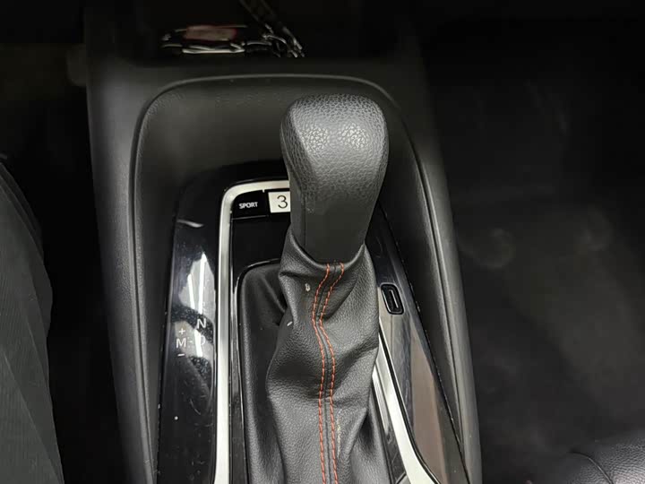 Фото 12 - Toyota Corolla