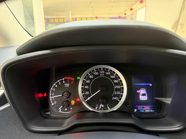 Фото 14 - Toyota Corolla