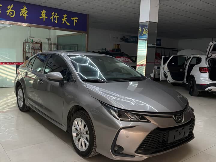 Фото 3 - Toyota Corolla