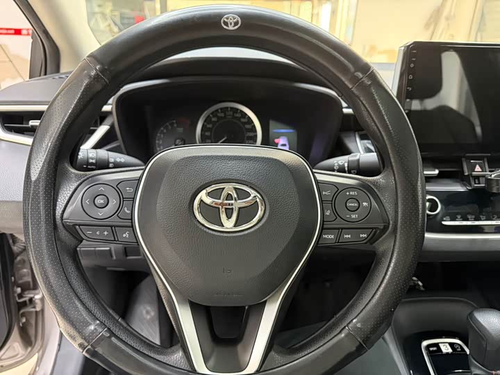 Фото 6 - Toyota Corolla