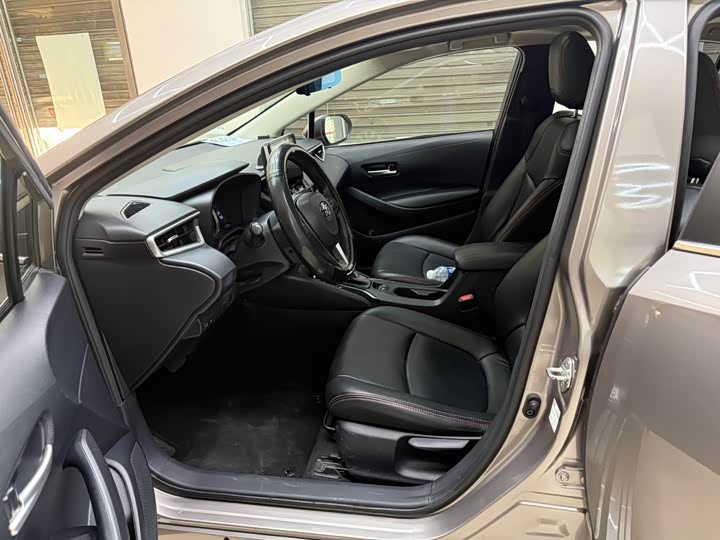 Фото 7 - Toyota Corolla