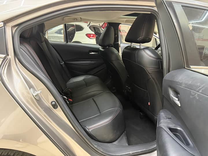 Фото 9 - Toyota Corolla