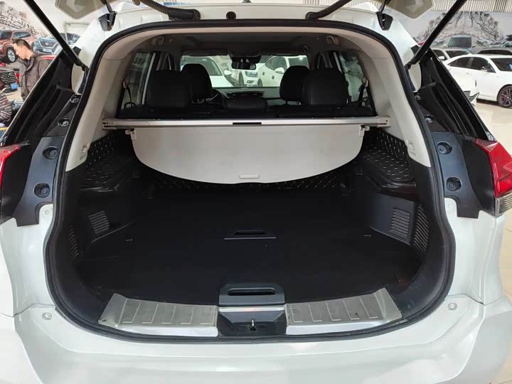 Фото 8 - Nissan X-Trail