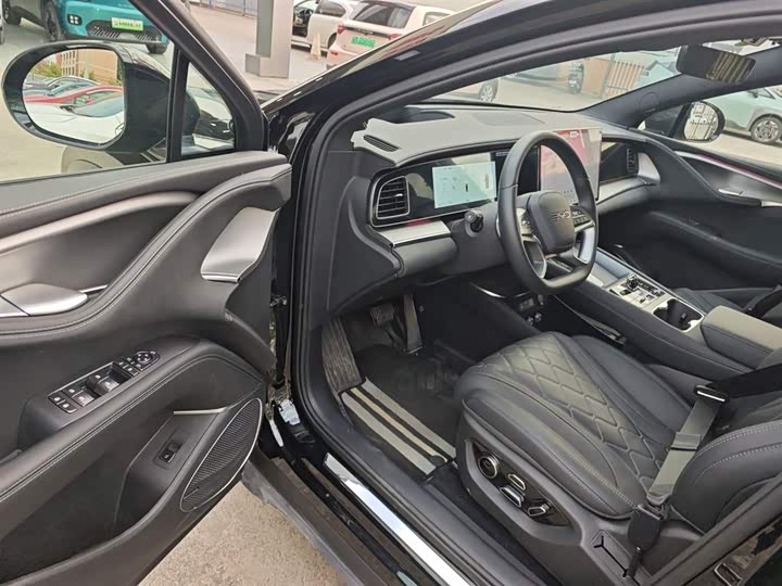 Фото 16 - BYD Sea Lion 07 EV