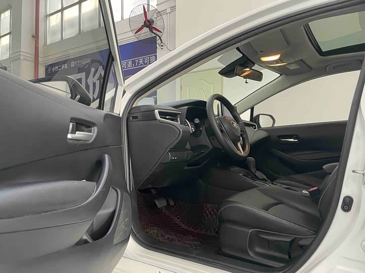 Фото 16 - Toyota Corolla