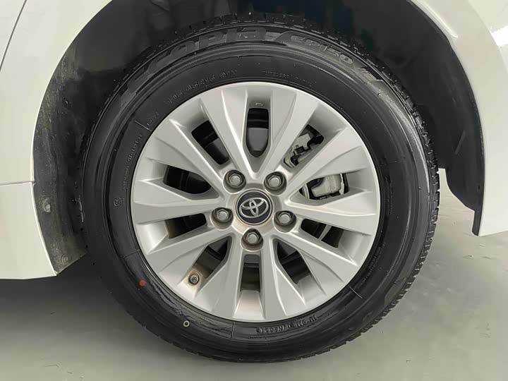 Фото 23 - Toyota Corolla