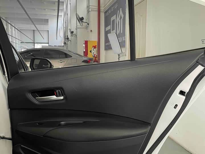 Фото 25 - Toyota Corolla