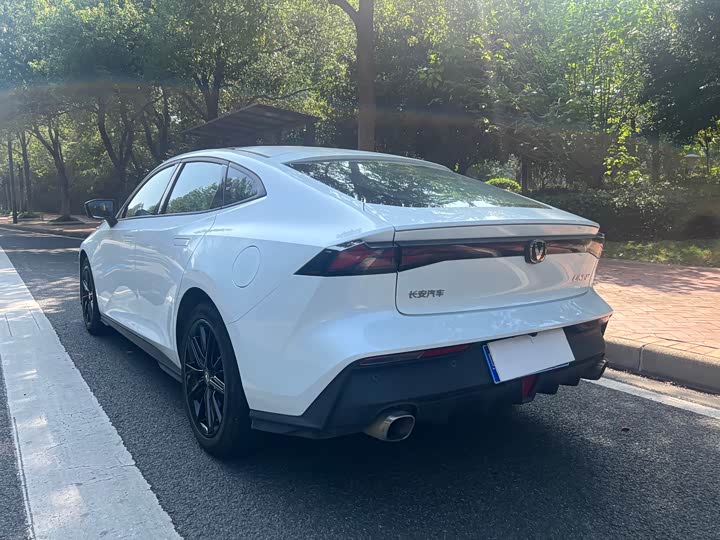 Фото 8 - Changan UNI-V