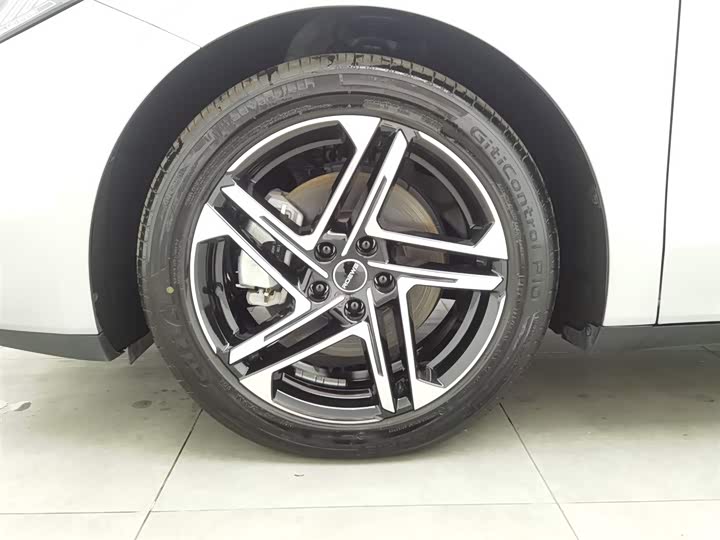 Фото 17 - Roewe D7