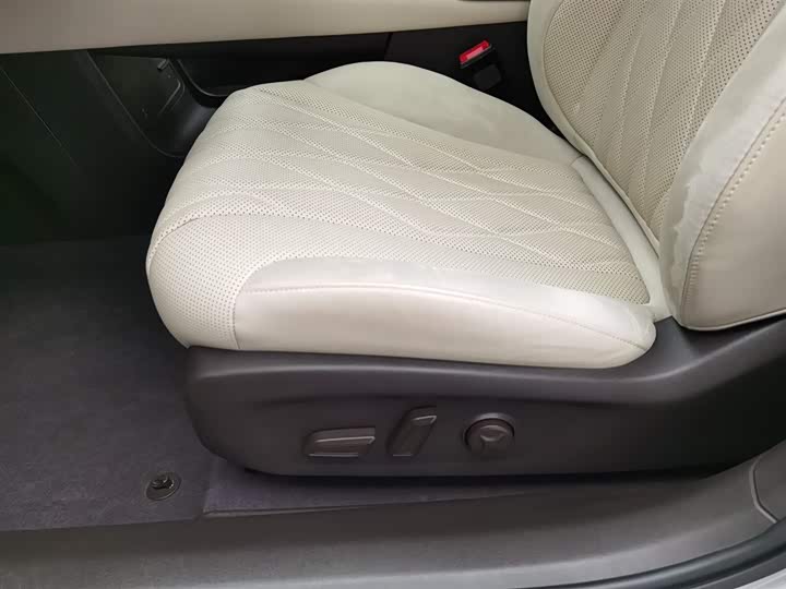 Фото 20 - Roewe D7