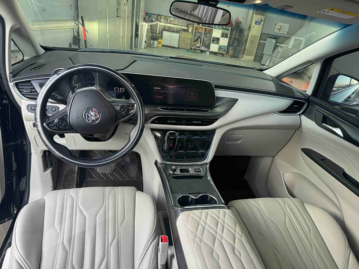 Фото 2 - Buick GL8 ES