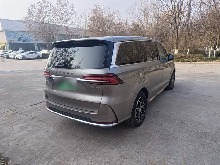 Фото 5 - Roewe iMax 8 EV