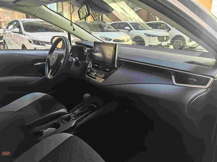 Фото 11 - Toyota Corolla