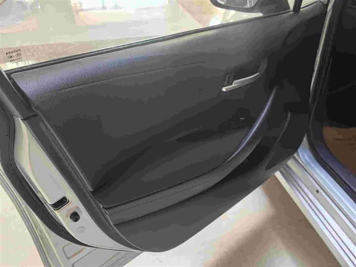 Фото 17 - Toyota Corolla