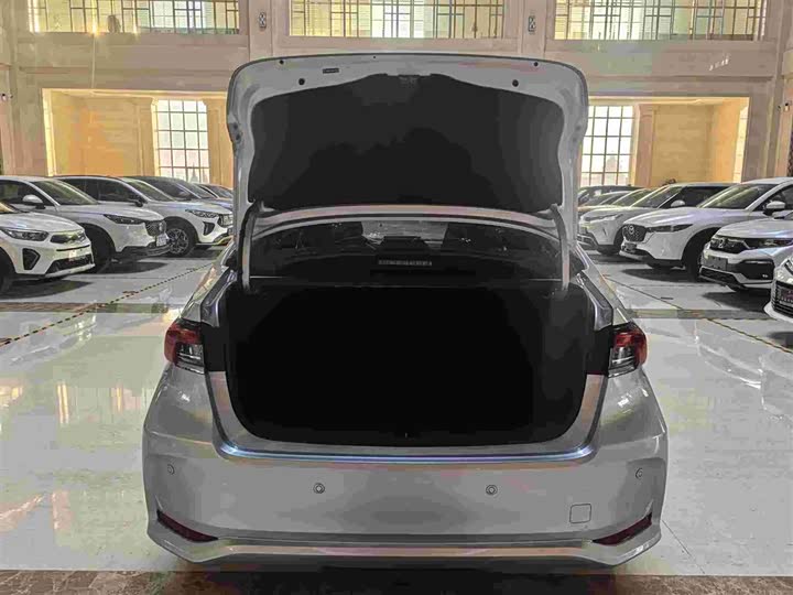 Фото 19 - Toyota Corolla