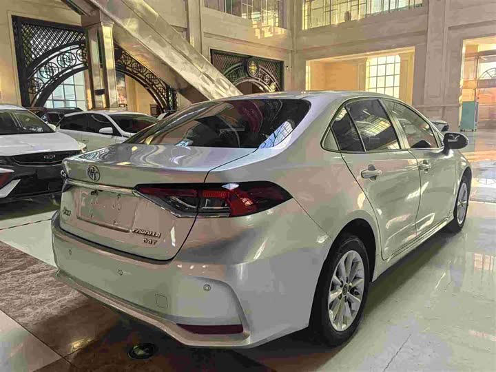 Фото 22 - Toyota Corolla