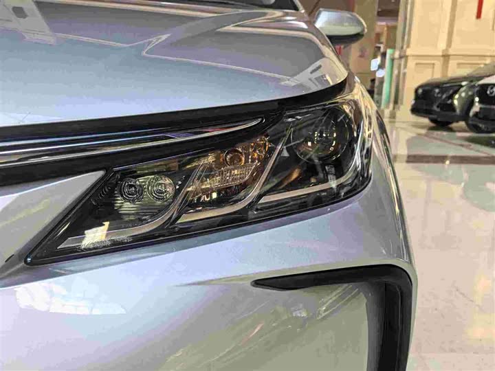 Фото 5 - Toyota Corolla