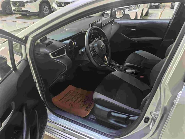 Фото 6 - Toyota Corolla