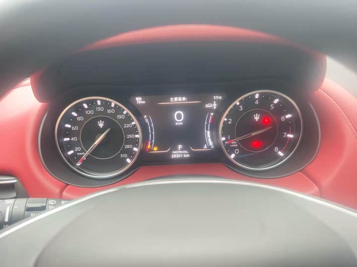 Фото 10 - Maserati Levante