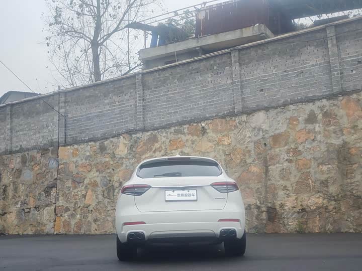 Фото 12 - Maserati Levante