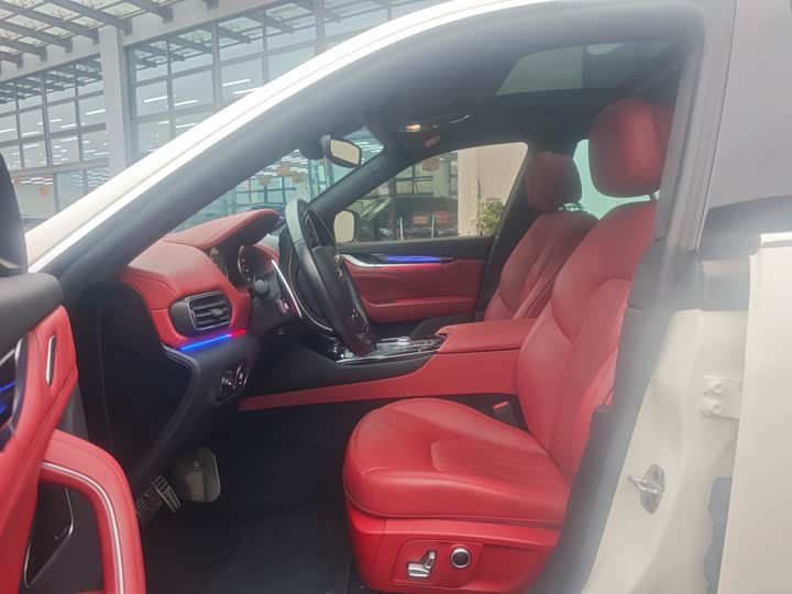 Фото 5 - Maserati Levante