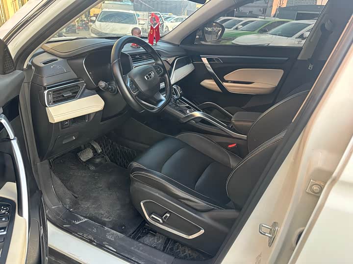 Фото 6 - Geely Atlas