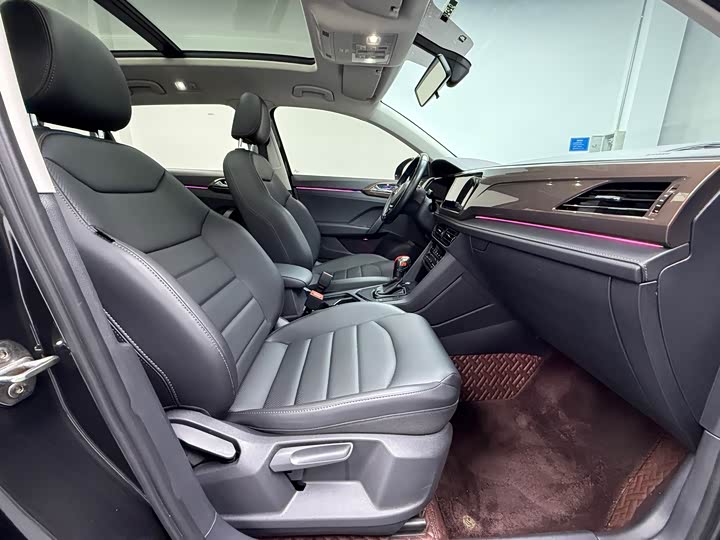 Фото 10 - Volkswagen Tharu