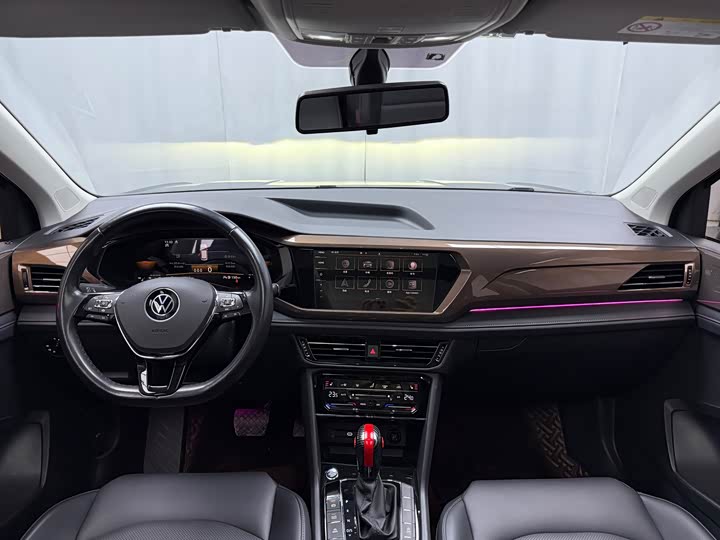 Фото 7 - Volkswagen Tharu